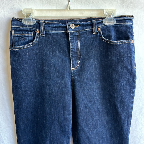 Gloria Vanderbilt shortened Amanda dark wash jeans, size 12 - Picture 2 of 9